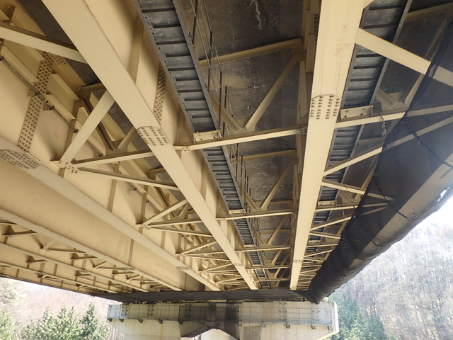 画像：中央自動車道（特定更新等） 小早川橋他1橋（下り線）床板取替工事